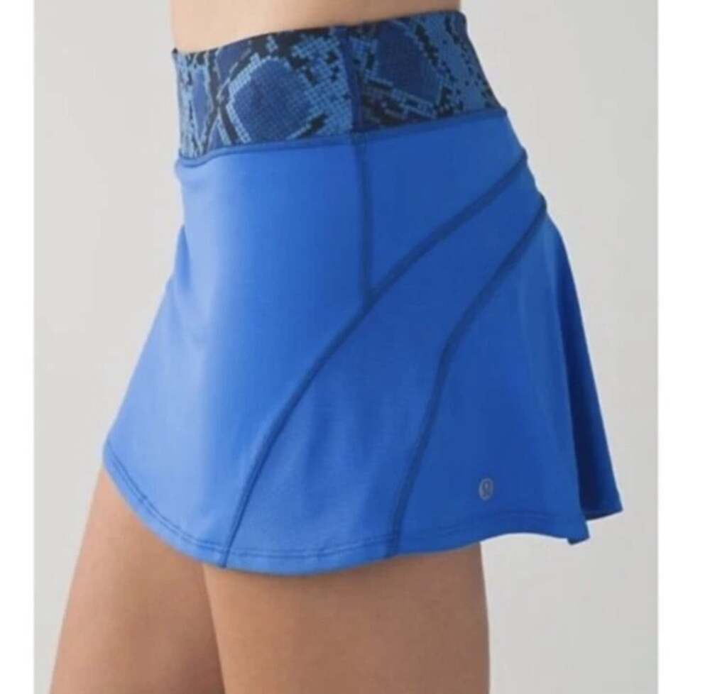 Lululemon Ace tennis Skirt Size 4Pipe Dream Blue Ziggy Snake Sapphire Print